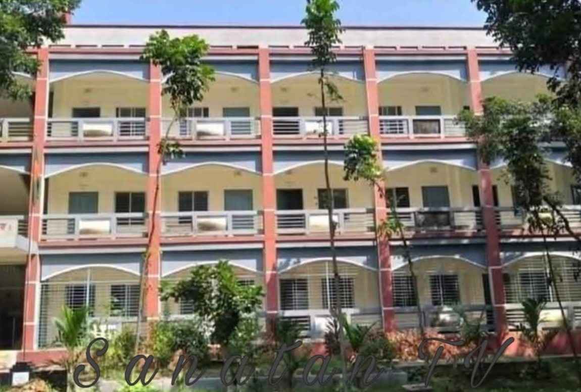 রায়গঞ্জে ১৭ বছরের হিন্দু ছাত্রীকে লাভ জিহাদের শিকার বানালো কলেজ শিক্ষক ৪২ বছরের মহম্মদ রবিউল ইসলাম 