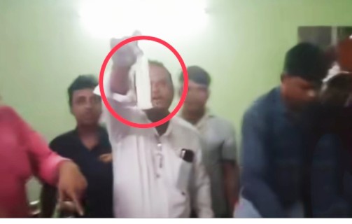 তৃণমূল নেতাদের কুকীর্তি ফাঁস!  পটাশপুরের পঞ্চায়েত অফিস থেকে উদ্ধার কন্ডোম,শাড়ি,জুয়ার বোর্ড, শয়ে শয়ে রেশন কার্ড ও মৎস্যজীবীদের পরিচয়পত্র