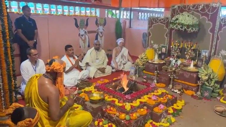 আজকের দিনে প্রাক্তন যেতেন রেড রোডে, নব্য গেলেন মায়াপুর ইসকনে