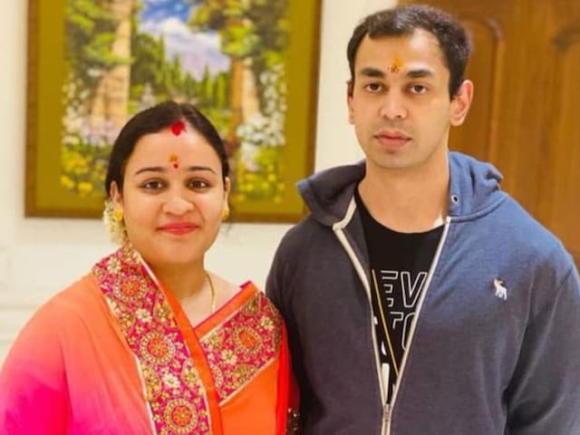 আঘাতের কারনেই মৃত্যু হয়েছে মুলায়ম সিং যাদবের ছেলে প্রতীক যাদবের,ময়নাতদন্তের প্রতিবেদন উঠে এল এই তথ্য 