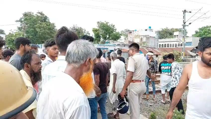 কাটোয়ায় রেলদপ্তরের জায়গা ঘিরতে গিয়ে স্থানীয়দের পাথরবাজিতে জখম ৫ আরপিএফ কর্মী