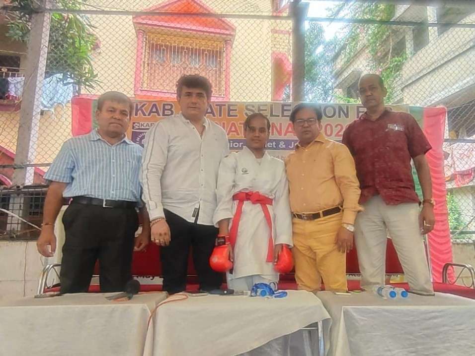 সাব-জুনিয়র ন্যাশনাল ক্যারাটে সিলেকশনে রাজ্যের ১২০০ জন প্রতিযোগীর মধ্যে স্থান করে নিল বর্ধমানের কিশোরী অয়ন্তিকা সাহা