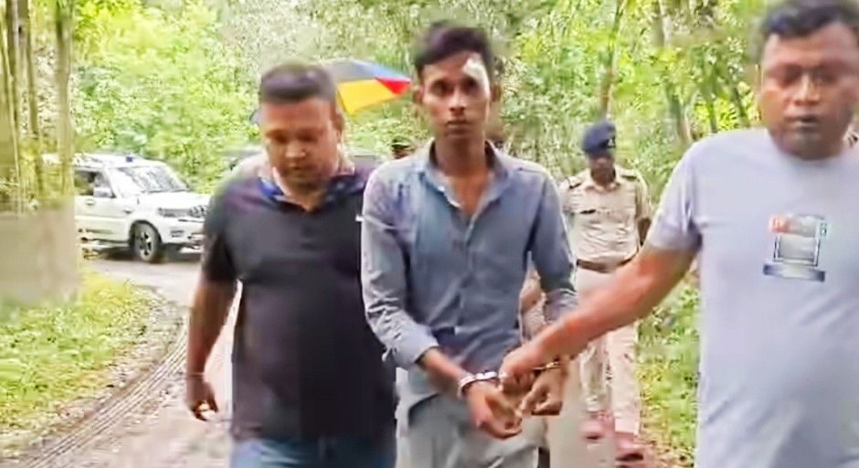 বসিরহাটে বিজেপি কর্মী রোহিত রায়কে গুলি করার ঘটনায় গ্রেপ্তার জাহিনুর গাজী নামে এক দুষ্কৃতী