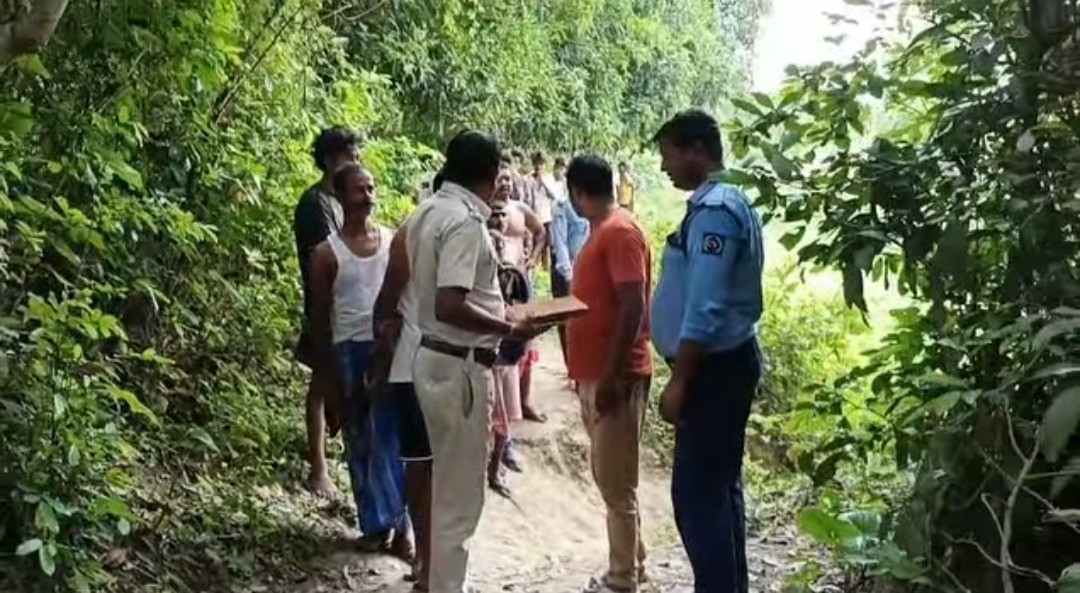 মালদায় আম ভেবে কুড়াতে গিয়ে বোমা বিস্ফোরণে গুরুতর আহত ৩ কিশোর, গুরুতর আহত সপ্তম শ্রেণীর ছাত্র 