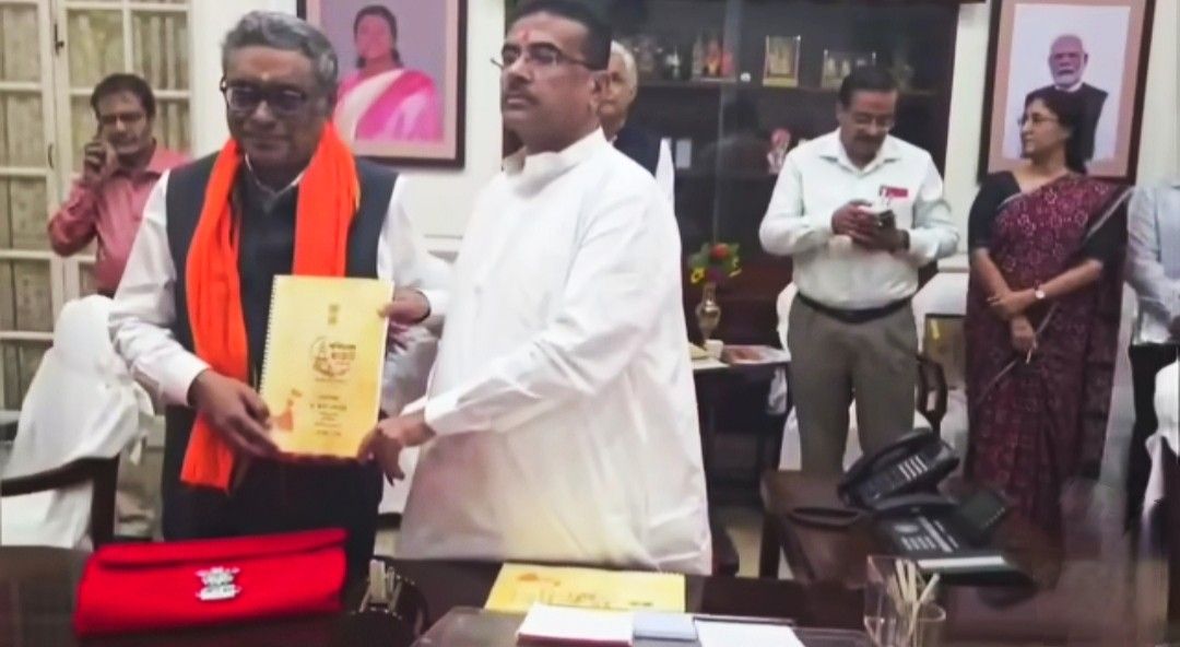 অঙ্গনওয়াড়ি ও আশাকর্মীদের ৫ হাজার টাকা করে ভাতা বৃদ্ধি, সরকারি ১ লক্ষ শূণ্যপদে নিয়োগ : ঘোষণা করলেন অর্থমন্ত্রী স্বপন দাশগুপ্ত 