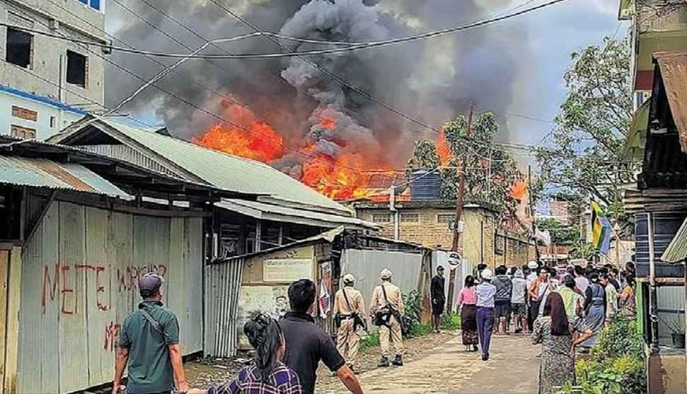 ৬ জন নাগাকে হত্যার পর মণিপুরে কুকি সম্প্রদায়ের দুই সদস্যকে নৃশংসভাবে খুন ; পুড়িয়ে দেওয়া হয়েছে ৩০টি বাড়ি 