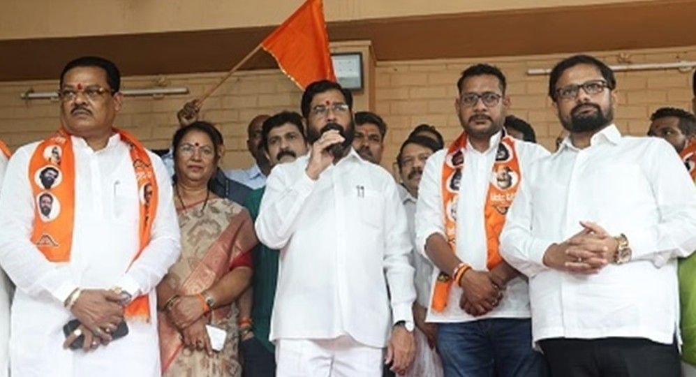 উদ্ধব সেনা ছেড়ে শিন্দে সেনায় যোগ দেওয়া বিদ্রোহী সাংসদদের জন্য বিশাল উপহার