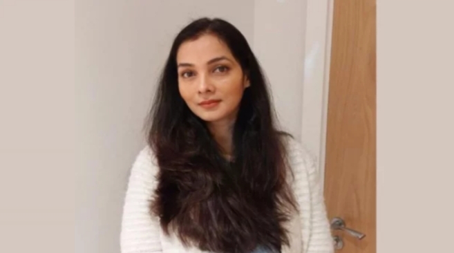 “না খেয়ে মর” : ক্ষুধার্ত সহযাত্রী পাকিস্তানি শুনেই খাবার ফিরিয়ে নিলেন ভারতীয় লেখিকা ; বেজায় চটেছে ছদ্ম ধর্মনিরপেক্ষরা 