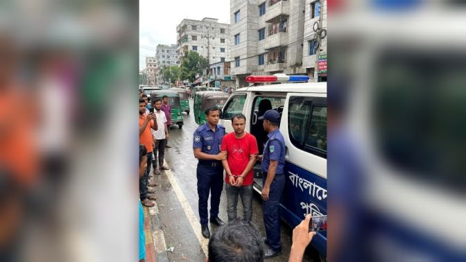 গাইবান্ধায় ৮২ ফুট উচ্চতার শ্রীরামের মূর্তি নির্মাণকারী হরিদাস চন্দ্রকে মিথ্যা মামলায় গ্রেপ্তার করেছে বাংলাদেশের পুলিশ  