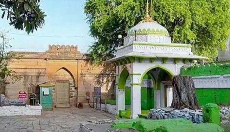 মধ্যপ্রদেশের ধর ভোজশালার ভেতরে নামাজ পাঠে নিষেধাজ্ঞা জারি করল সুপ্রিম কোর্ট ; বিষয়টি “অত্যন্ত সংবেদনশীল” আখ্যা দিয়েছে আদালত 