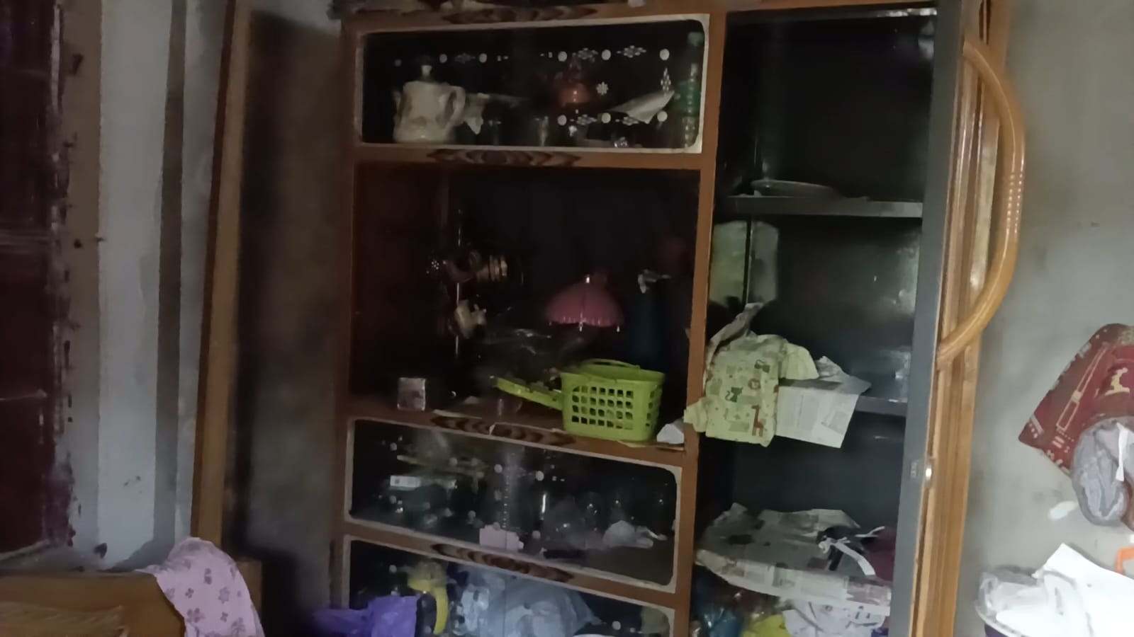 ধান বিক্রির টাকা লুট করতে গভীর রাতে বাড়িতে হানা ২ দুষ্কৃতীর, গৃহস্থ জেগে যেতেই তোলপাড় আউশগ্রামে 