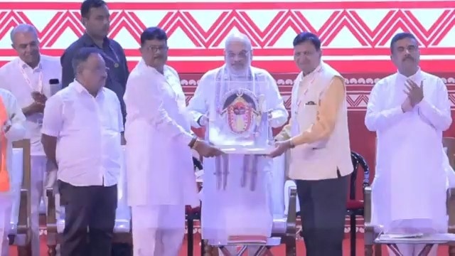 সাঁকরাইলে ‘আমুল’ কোম্পানির সর্ববৃহৎ দই কারখানার শিলান্যাস করলেন অমিত শাহ ; উত্তর ও দক্ষিণবঙ্গে আইসক্রিম কারখানা করার জন্য আমূল কর্তৃপক্ষকে অনুরোধ করলেন শুভেন্দু অধিকারী