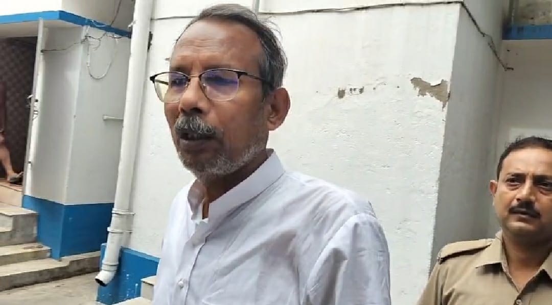 কুখ্যাত তোলাবাজ তৃণমূল নেতা জামালপুরের “ত্রাস” মেহেমুদ খান গ্রেপ্তার 