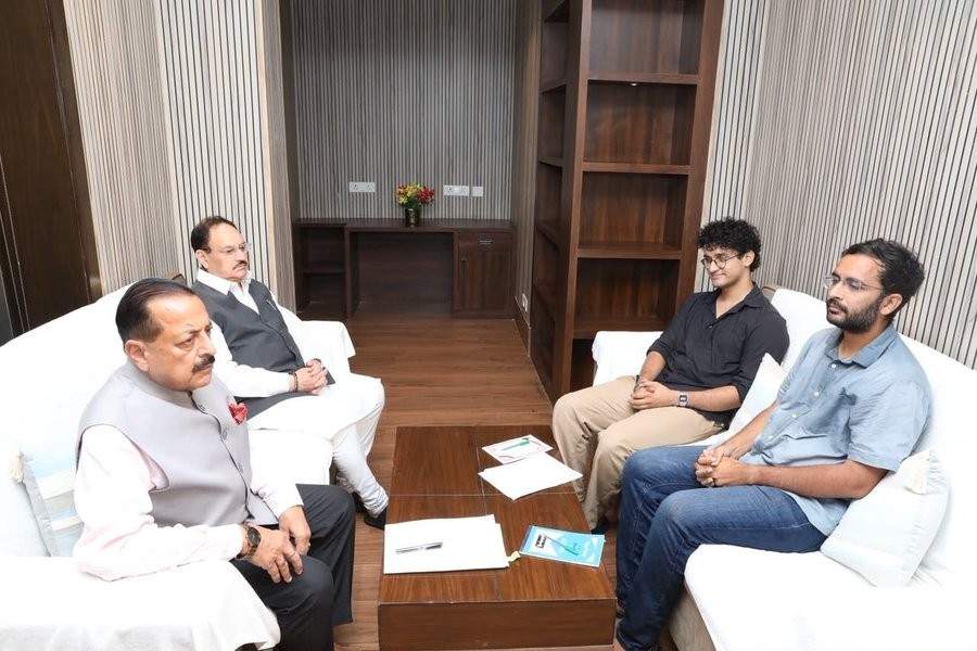 দেশব্যাপী আন্দোলন প্রত্যাহার করে নিল ‘আরশোলা’ পার্টি 