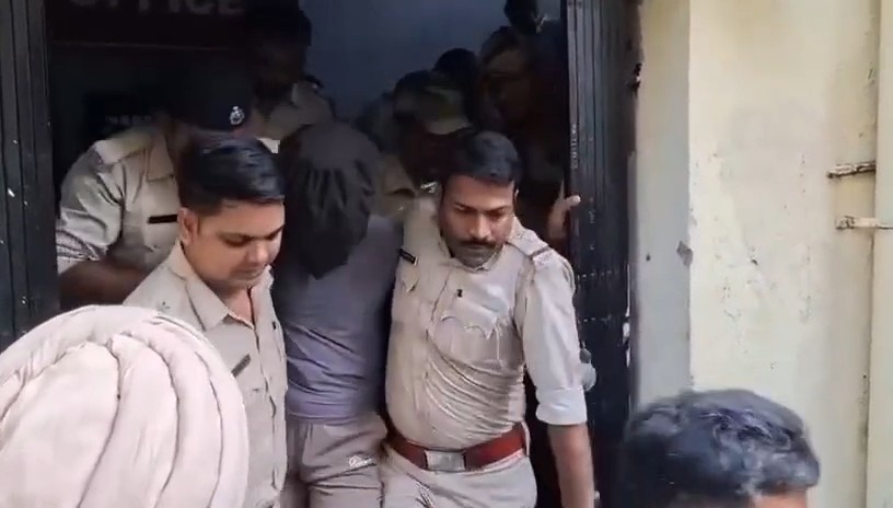 পূর্ব বর্ধমানের মন্তেশ্বরের এক অজপাড়াগাঁয়ের যুবক হামিদ মন্ডলের পাকিস্তানি সন্ত্রাসবাদী সংগঠন জয়শ-ই-মহম্মদের সদস্য হয়ে ওঠায় ভাবাচ্ছে গোয়েন্দাদের 