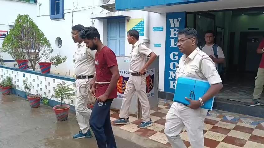 মঙ্গলকোটে ২ কেজি গাঁজা সহ এক মাদক পাচারকারী গ্রেপ্তার 