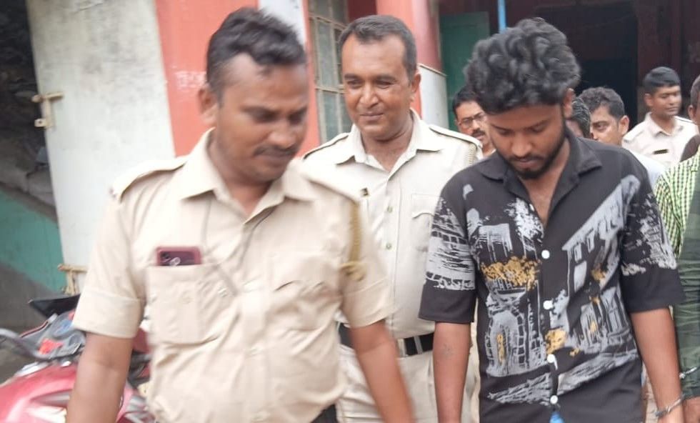 মঙ্গলকোটে মূক ও বধির বধূকে ধর্ষণের অভিযোগে গ্রেপ্তার বিবাহিত যুবক 