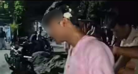 ক্লাস রুমে মুখ্যমন্ত্রীর ছবিতে প্রস্রাব, অশ্রাব্য ভাষায় গালাগালি,  গ্রেপ্তার ডাবগ্রাম ফুলবাড়ীর একাদশ শ্রেণীর ছাত্র 