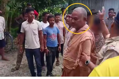 কিশোরীর সঙ্গে নগ্ন অবস্থায় সিতাইয়ের আশ্রমের মহারাজ জ্ঞানানন্দের ভিডিও ভাইরাল, ল পথ অবরোধ ও তুমুল বিক্ষোভের পর আটক ভন্ড সাধু