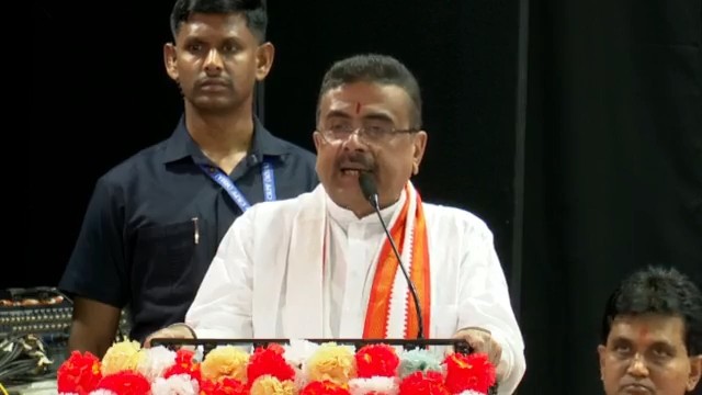 কমিউনিস্টরা সব বিদেশী,১৫ বছর যারা ছিল তারা সুরাবর্দির নাতিপুতি,ক্ষমতার লোভে দেশভাগ করেছিল কংগ্রেসের একটা পরিবার  : ‘বিভাজন বিভীষিকা’ স্মরণ অনুষ্ঠানে কথিত সেকুলার দলগুলিকে তুলোধুনো করলেন মুখ্যমন্ত্রী শুভেন্দু অধিকারী 