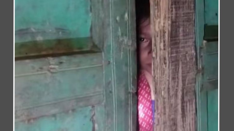 বাংলাদেশের হিন্দুদের মধ্যে আতঙ্কের সৃষ্টির ষড়যন্ত্র অব্যাহত ; নোয়াখালীতে বাড়ির বাইরে তালা ঝুলিয়ে গৃহবন্দী করা হল হিন্দু পরিবারকে 