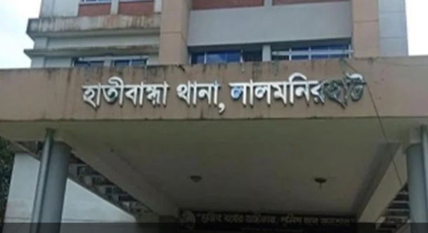  শাশুড়িকে ধর্ষণ মামলায় গ্রেপ্তার জামাই মনিরুজ্জামান, জেল থেকে মুক্তি পেয়েই খুড়শাশুড়িকে কুপ্রস্তাব   