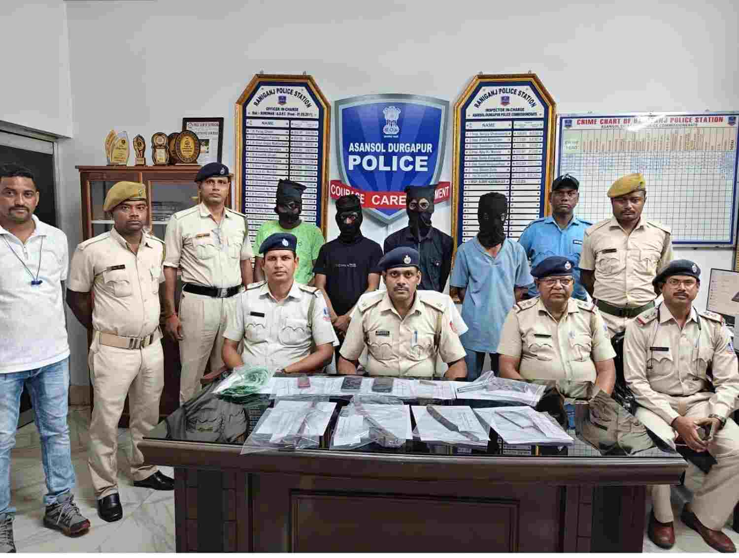 রানীগঞ্জে ডাকাতি করতে এসে পুলিশের হাতে পাকড়াও বীরভূমের ৪ সশস্ত্র দুষ্কৃতী 