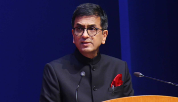 ইউক্রেনীয় ব্যাংকের সঙ্গে বিরোধ নিষ্পত্তিতে প্রাক্তন প্রধান বিচারপতি ডিওয়াই চন্দ্রচূড়কে সালিশকারী হিসেবে নিয়োগ করল রাশিয়া 