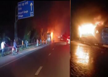 স্লিপার বাসের এসিতে আগুন লেগে বিস্ফোরণ; জীবন্ত দগ্ধ হয়ে নয়জনের মৃত্যু 