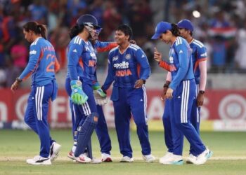 শ্রীলঙ্কার বিরুদ্ধে ৭২ রানের বিশাল জয়ের মাধ্যমে অষ্টম নারী এশিয়া কাপ শিরোপা জিতল ভারত ; অভিনন্দন জানালেন রাষ্ট্রপতি দ্রৌপদী মুর্মু 