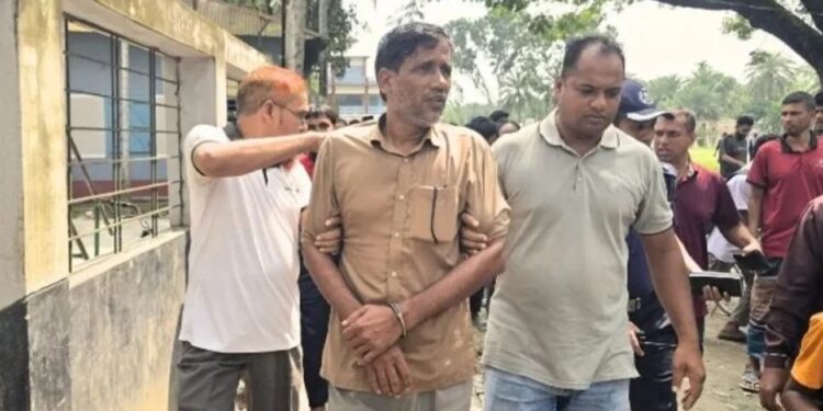 মাদ্রাসা নিয়ে মন্তব্য করার অপরাধে বাংলাদেশের হিন্দু স্কুলশিক্ষক গ্রেপ্তার 