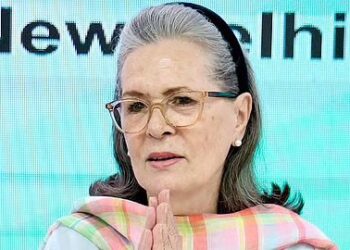 চরম বিপাকে কংগ্রেসের “রাজমাতা” সোনিয়া গাঁধি, জাল নথি ব্যবহার করে ১৯৮০ সালে ভোটার তালিকায় নাম অন্তর্ভুক্ত করার অভিযোগের মামলা গ্রহণ করল আদালত 