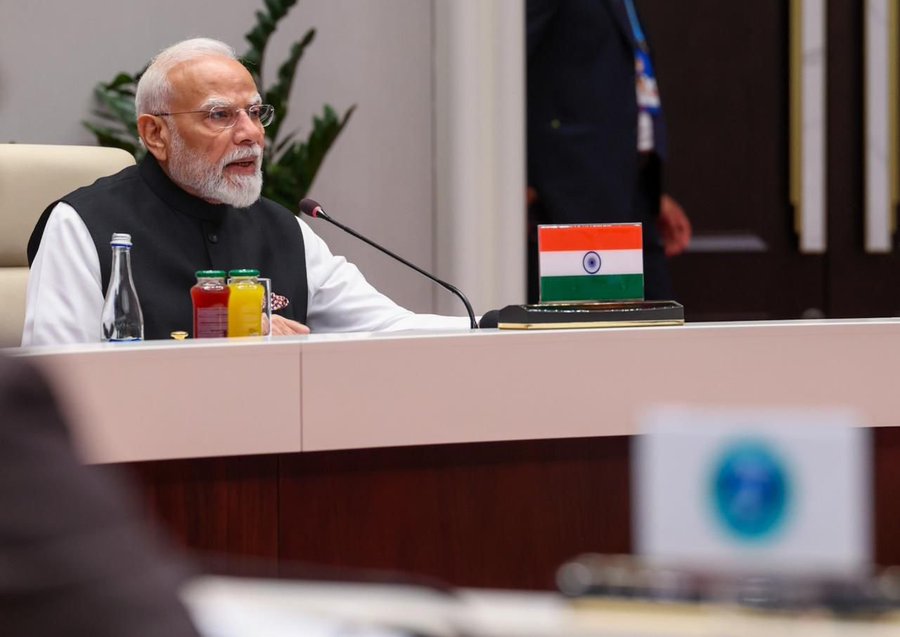 সন্ত্রাসবাদকে ‘রাষ্ট্রীয় নীতির হাতিয়ার’ হিসেবে ব্যবহারকারী দেশগুলোর মোকাবিলা করার জন্য আহ্বান জানিয়ে পাকিস্তানকে বিঁধলেন প্রধানমন্ত্রী নরেন্দ্র মোদী 