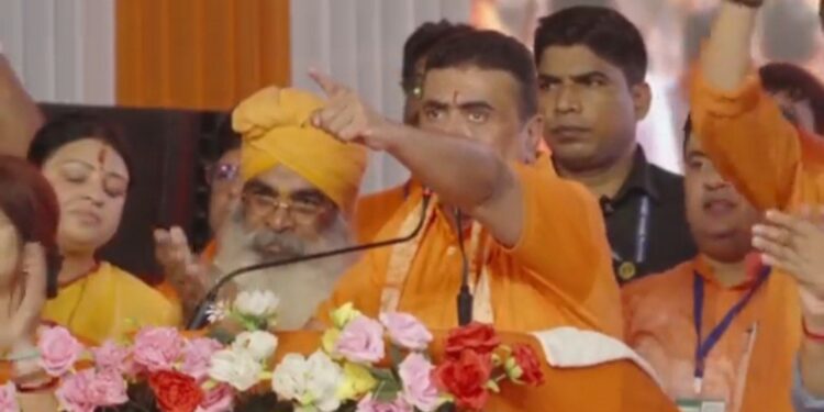 “আজাদি” শ্লোগানের আড়ালে দেশবিরোধী মানসিকতা বরদাস্ত নয় বলে ‘গেরুয়া সম্মান যাত্রায়’ যোগ দিয়ে বললেন মুখ্যমন্ত্রী শুভেন্দু অধিকারী 