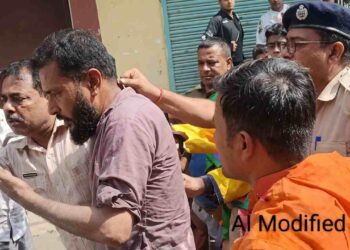 বিজয়া দশমীর দিন পূজামণ্ডপে মহিলার শ্লীলতাহানি, প্রতিবাদ করলে মারধরের অভিযোগ, তৃণমূল নেতার দুই সঙ্গীকে গণধোলাই 