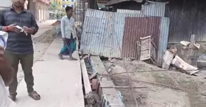 দুর্গাপূজার আবহেই বাংলাদেশের হিন্দুদের উপর হামলা, বিজয়ার দিন নোয়াখালীতে দুর্গামন্দিরের জায়গা দখলের চেষ্টা 