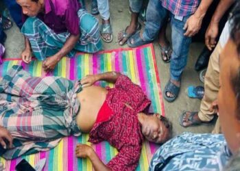 বাংলাদেশের দিনাজপুরের সরকারি স্কুলের প্রধান শিক্ষক মনোরঞ্জন রায়কে পিটিয়ে খুন  