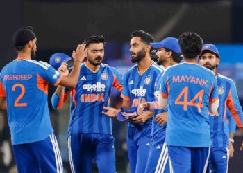 অভিষেক শতক ; তৃতীয় টি-টোয়েন্টিতে ভারতের জয় ; সিরিজে এগিয়ে গেল ভারত 