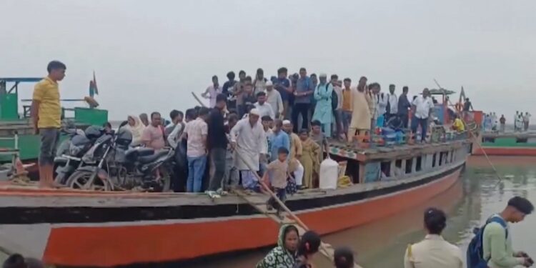 আসামের ধুবড়ির ফেরি ঘাটে ৩৬ জন অবৈধ বাংলাদেশিকে আটক