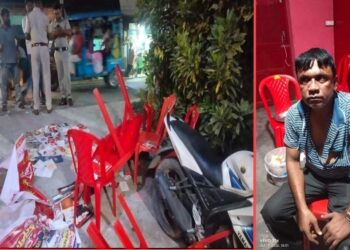 সিপিএম কর্মী মুজাহিদ কবীররা  বিক্রি করছিলেন বৃন্দা কারাটের লেখা “হিন্দুত্বের হিংসার মুখে নারী” বইটি, ভাঙচুর করে বেদম পিটিয়ে দিল ক্ষিপ্ত জনতা 