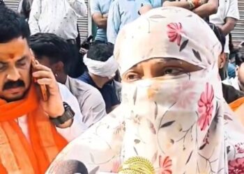 ইসলাম ধর্ম গ্রহণে অস্বীকৃতি জানানোয় গোয়ালিয়রে এক নার্সিং ছাত্রীকে ছুরিকাঘাত করেছে তার প্রেমিক আদনান খান; ব্যক্তিগত ভিডিও ব্যবহার করে তাকে হুমকি দেওয়া হচ্ছিল বলে অভিযোগ 