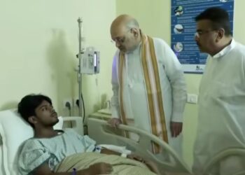 চোরবাগানের পূজোমণ্ডপে পদপৃষ্টের ঘটনায় গ্রেপ্তার ৭, আহতদের স্বাস্থ্যের খোঁজ নিতে হাসপাতালে গেলেন কেন্দ্রীয় স্বরাষ্ট্রমন্ত্রী 