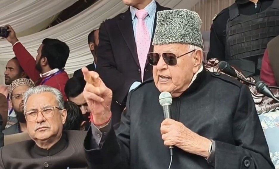 পাকিস্তান কাশ্মীরিদের “সুরক্ষা দিচ্ছে”, কিন্তু ভারত সরকারের উদ্দেশ্য “সন্দেহজনক” : বললেন ন্যাশনাল কনফারেন্সের সভাপতি ফারুক আবদুল্লাহ 
