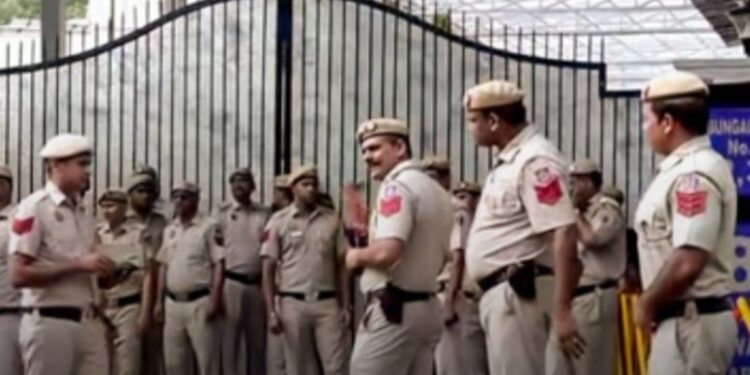 দিল্লি পুলিশের কনস্টেবল মইন আলী গ্রেপ্তার, গুরুতর অভিযোগ তার বিরুদ্ধে 
