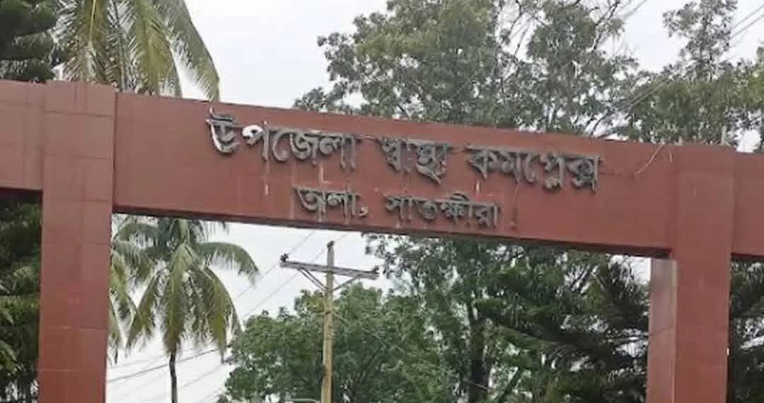 দুর্গাপূজার আবহেই সাতক্ষীরায় মাছ চুরির অপবাদ দিয়ে হিন্দু ব্যবসায়ীকে গাছে বেঁধে কুপিয়ে ও পিটিয়ে খুন 